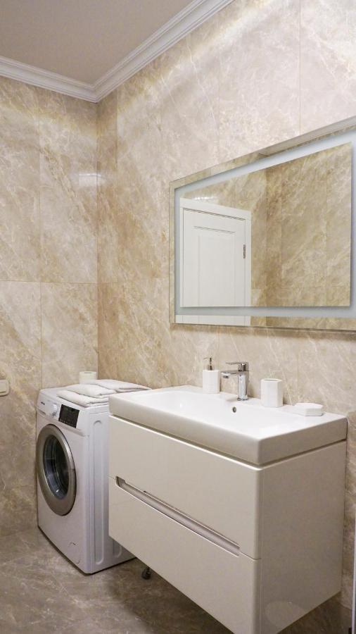 Luxury Apartment Near Metro Station Osokorky Kiev Exteriör bild