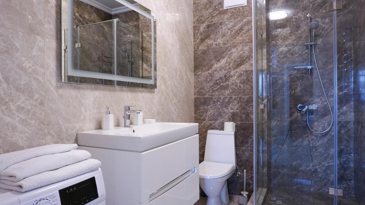 Luxury Apartment Near Metro Station Osokorky Kiev Exteriör bild