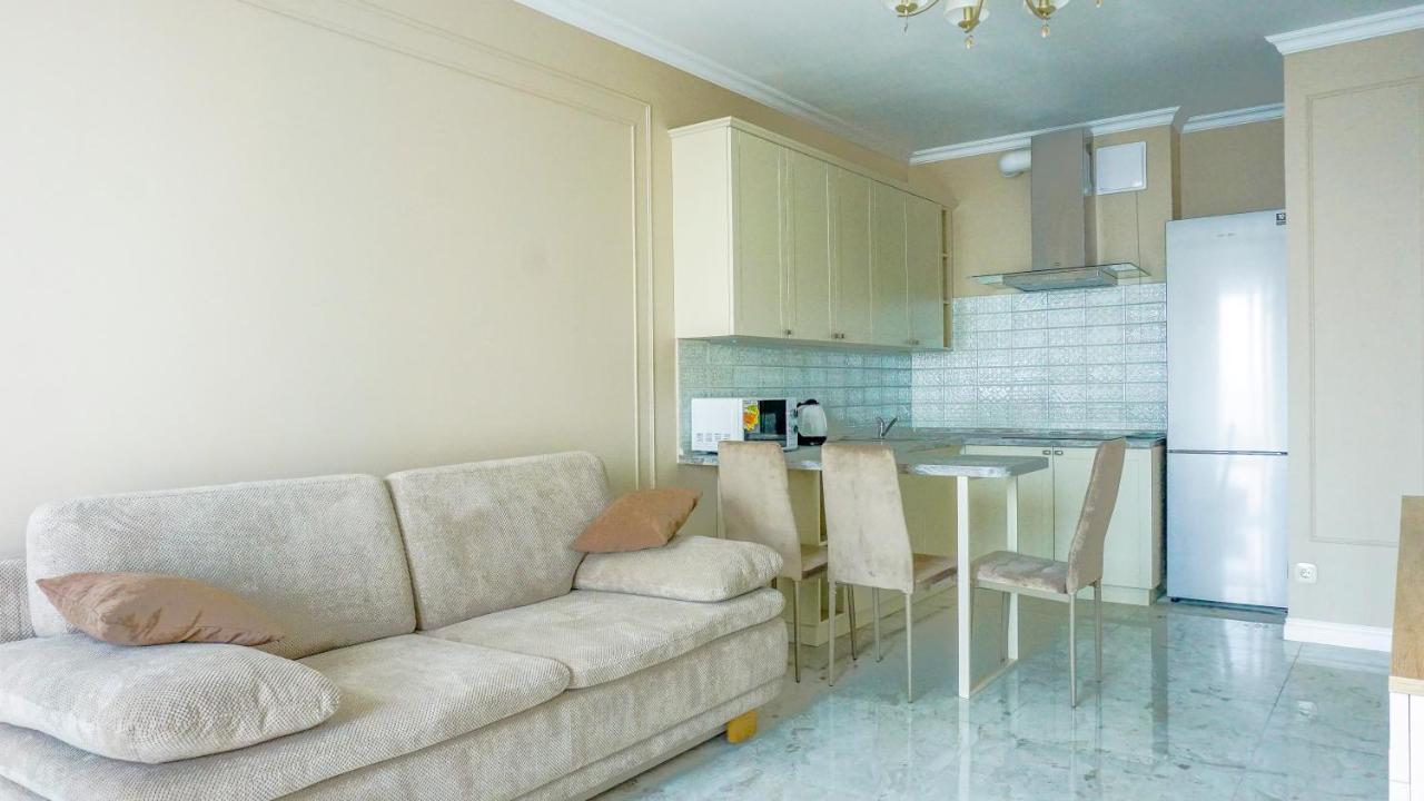 Luxury Apartment Near Metro Station Osokorky Kiev Exteriör bild