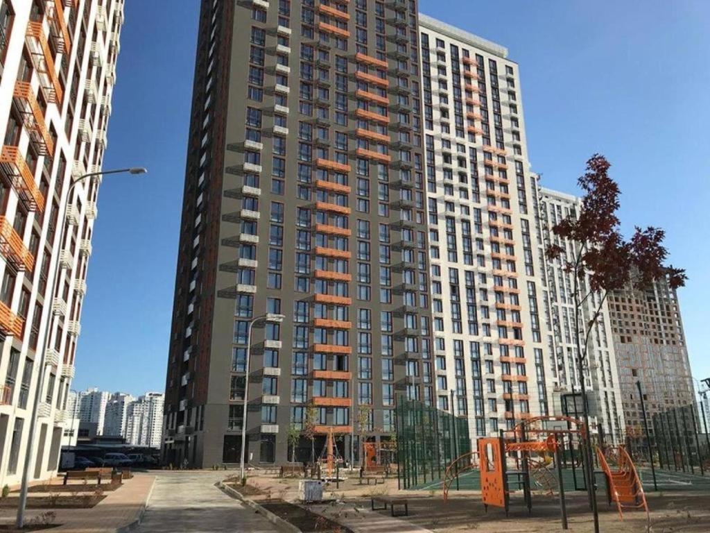 Luxury Apartment Near Metro Station Osokorky Kiev Exteriör bild