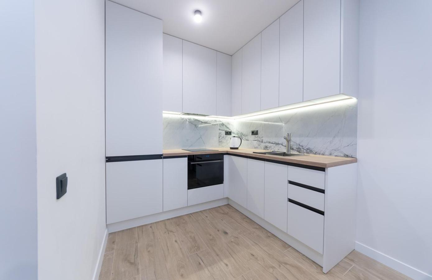 Luxury Apartment Near Metro Station Osokorky Kiev Exteriör bild