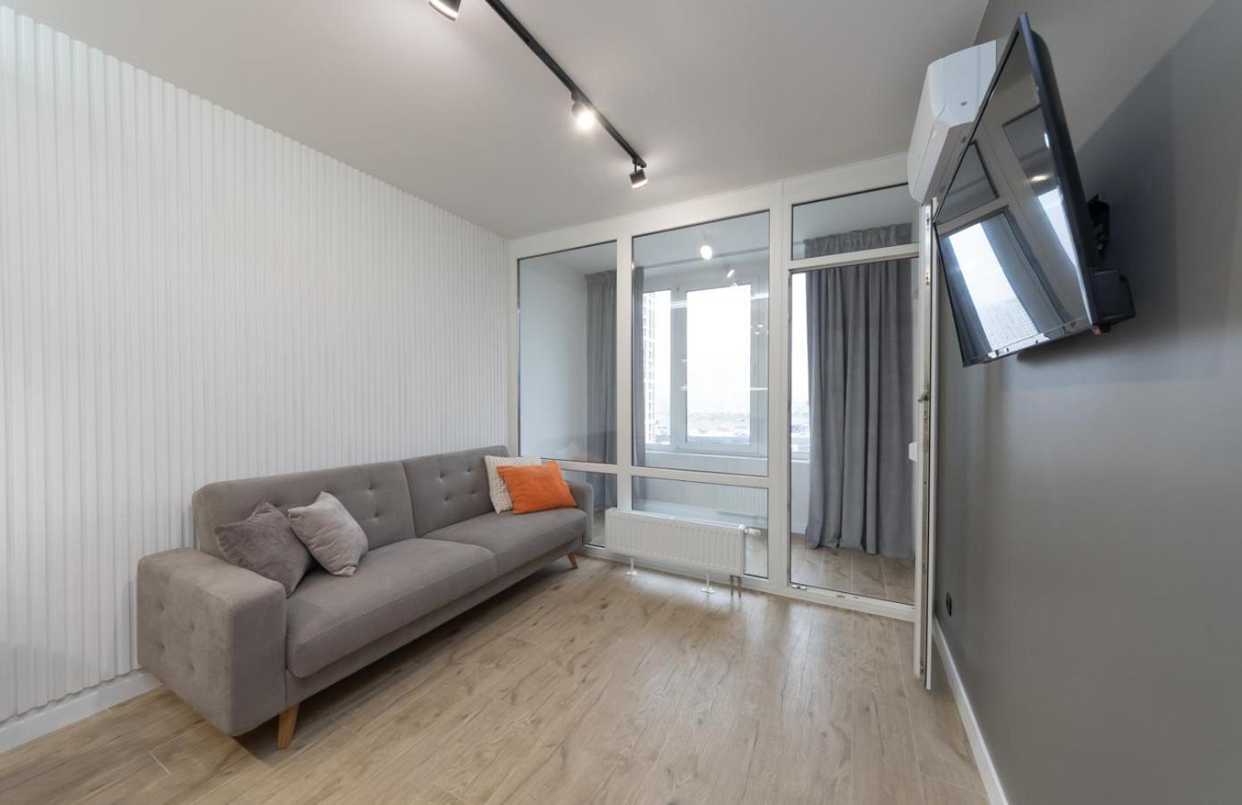 Luxury Apartment Near Metro Station Osokorky Kiev Exteriör bild