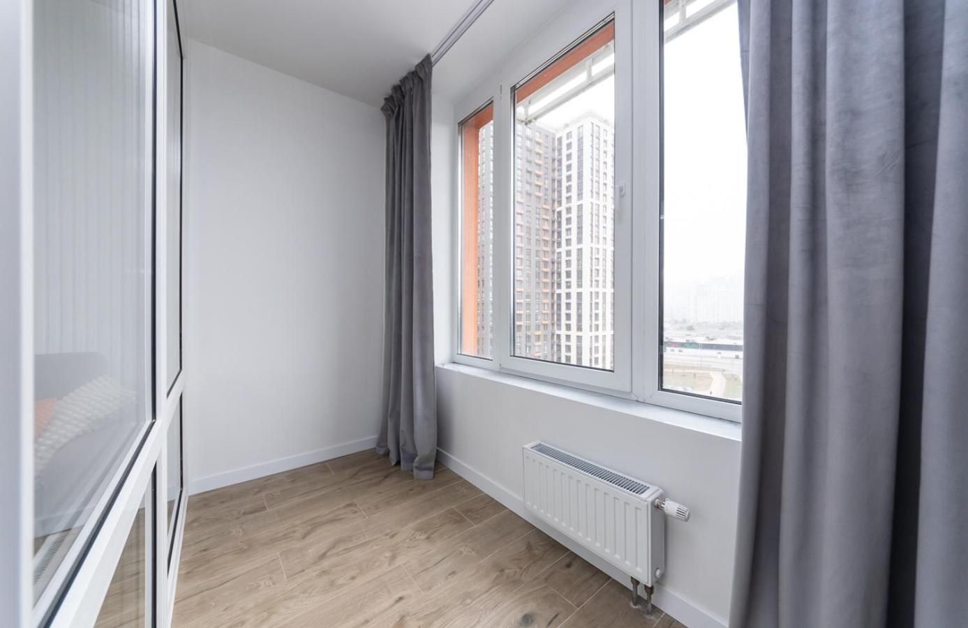 Luxury Apartment Near Metro Station Osokorky Kiev Exteriör bild