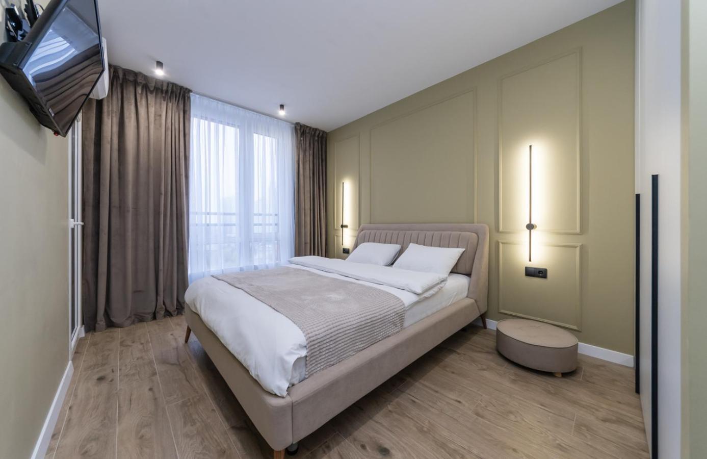 Luxury Apartment Near Metro Station Osokorky Kiev Exteriör bild